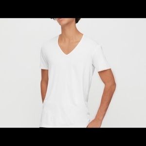 UNIQLO Airism Mens V Neck T shirt- short sleeve